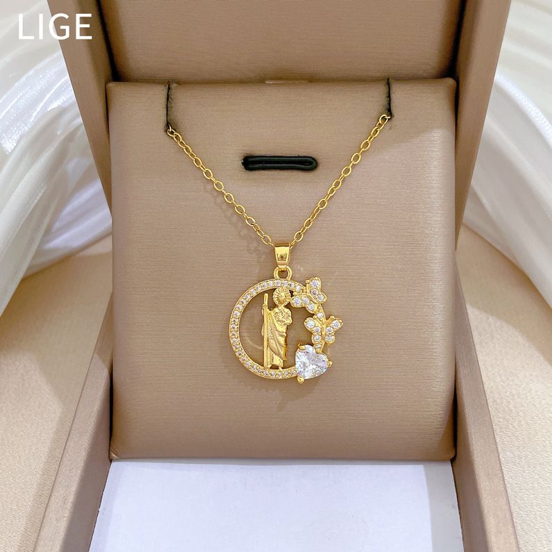 Round Hollow Figure & Butterfly Pendant Necklace for Women, Stainless Steel Adjustable Chain, Gold‑Plated Inlaid Clear Zircon Heart Charm Clavicle Chain, Light‑Luxury Sparkling Fashion Jewelry Gift for Daily Dating Party Banquet Wear