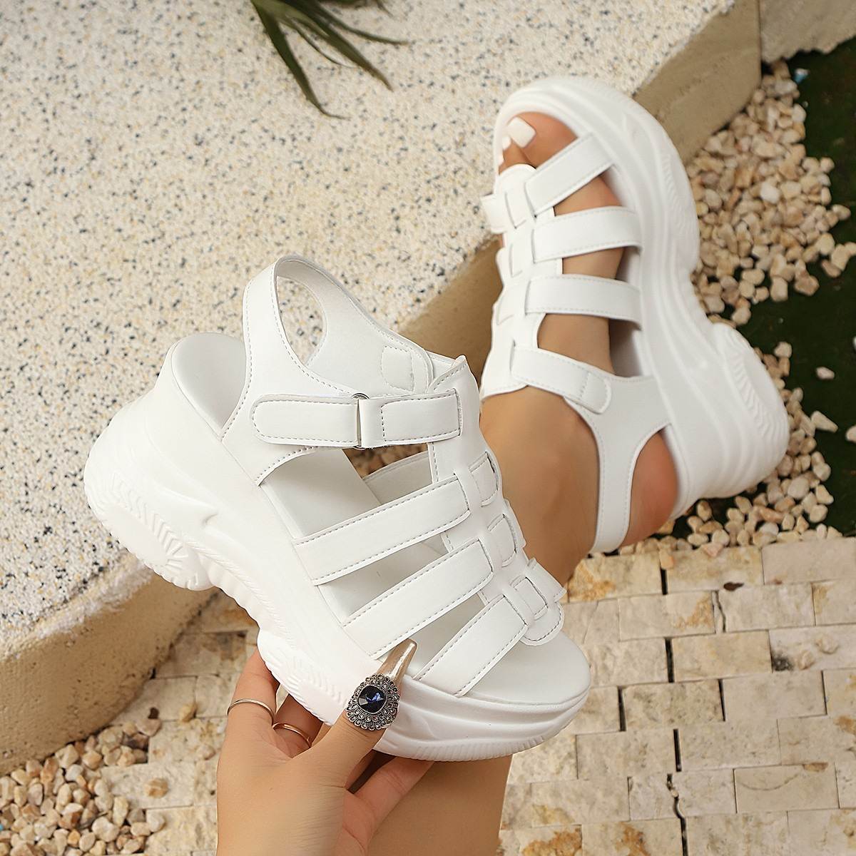 Summer 2025 cross-border exclusive large-sized women's thick-soled sandals with breathable cutout and cross-lacing design, waterproof platform shoes, and comfortable outdoor beach shoes