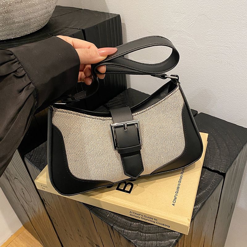 French niche armpit bag women 2025 new retro shoulder bag senior sense fashion baguette bag