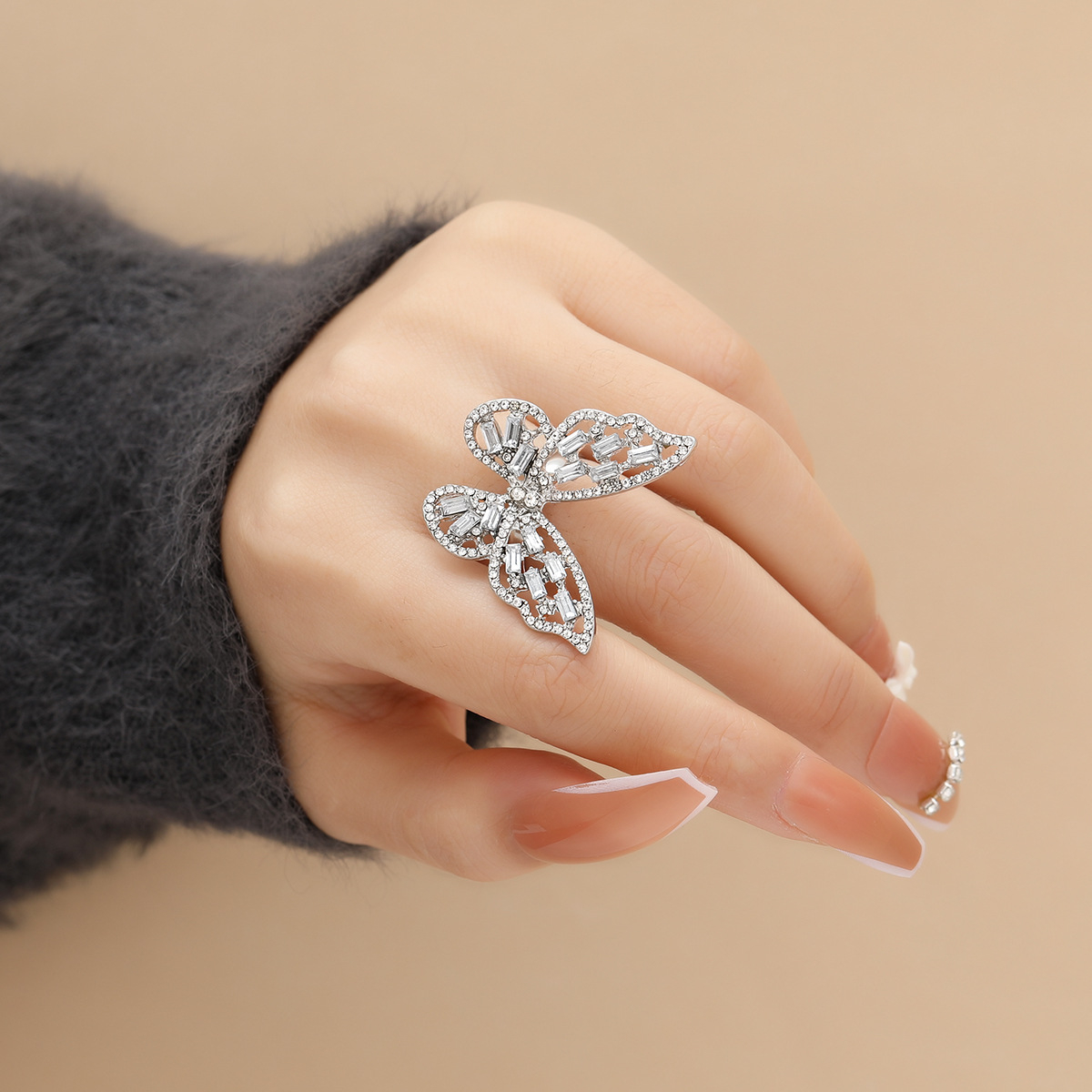 5684201 Butterfly Crystal Rings Romantic Silver Color Rings for Women Hollow Open Rings for Girls Irregular Gifts Ring Accessories