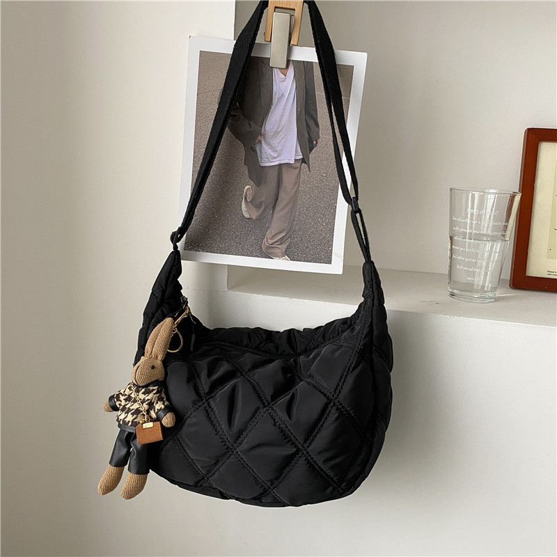 XM611 Women's New Large-Capacity Rhombus Embroidery Thread Cross-Body Bag Soft Dough Dumpling Bag