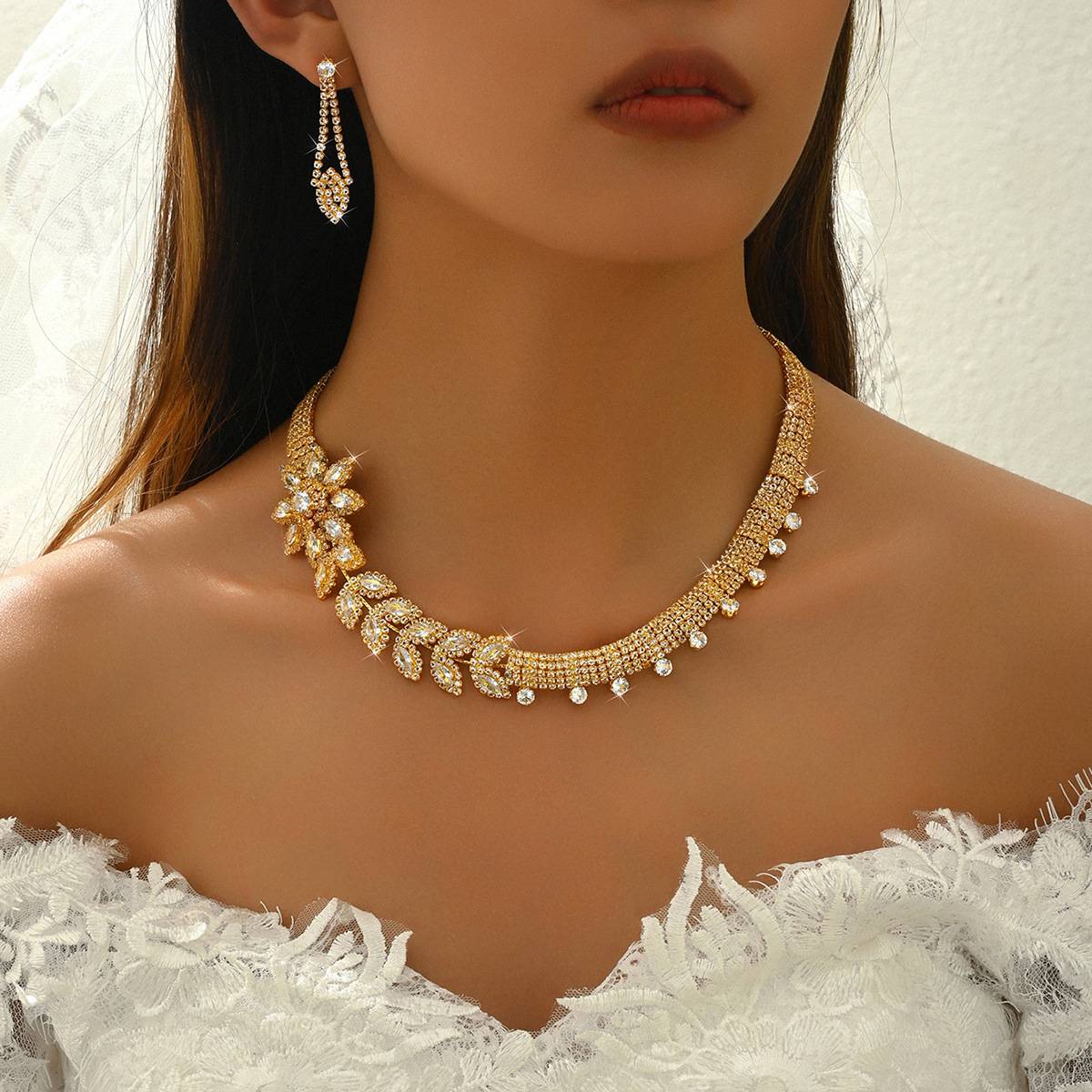 Gilded Sparkling Cubic Zirconia Floral Bridal Jewelry Set Optional 4-Piece Packages Adjustable Necklace Bracelet Chains Elegant Flower Motif Dangle Earrings Ring Eco-friendly Alloy Luxurious Women Ornaments Wedding Banquet Prom Evening Gown Matching Stylish Festive Gift Accessories
