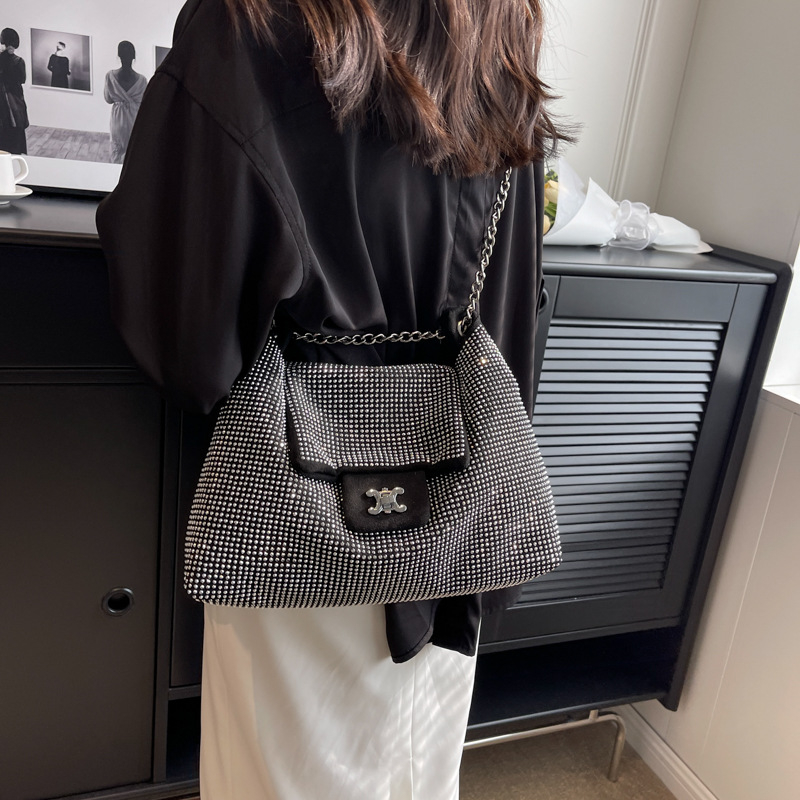 YSLE&7010 Underarm Handbags Light Lady Diamond Bags Lady Fashion Design Purses for Women