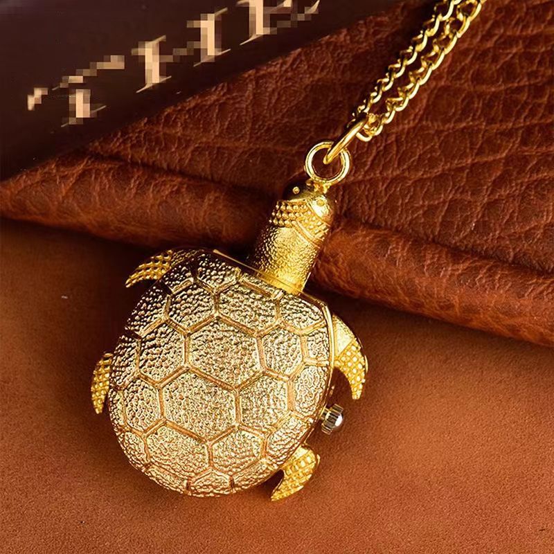 Classic Pocket Watch Golden Creative Retro New Style Flip Turtle Necklace Golden Turtle Quartz WatchGold