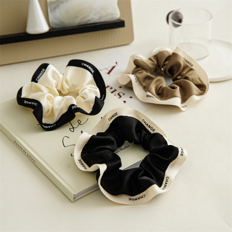 FQ2746 2pcs Contrast Piping Letter Graphic Scrunchie for Women and Girls