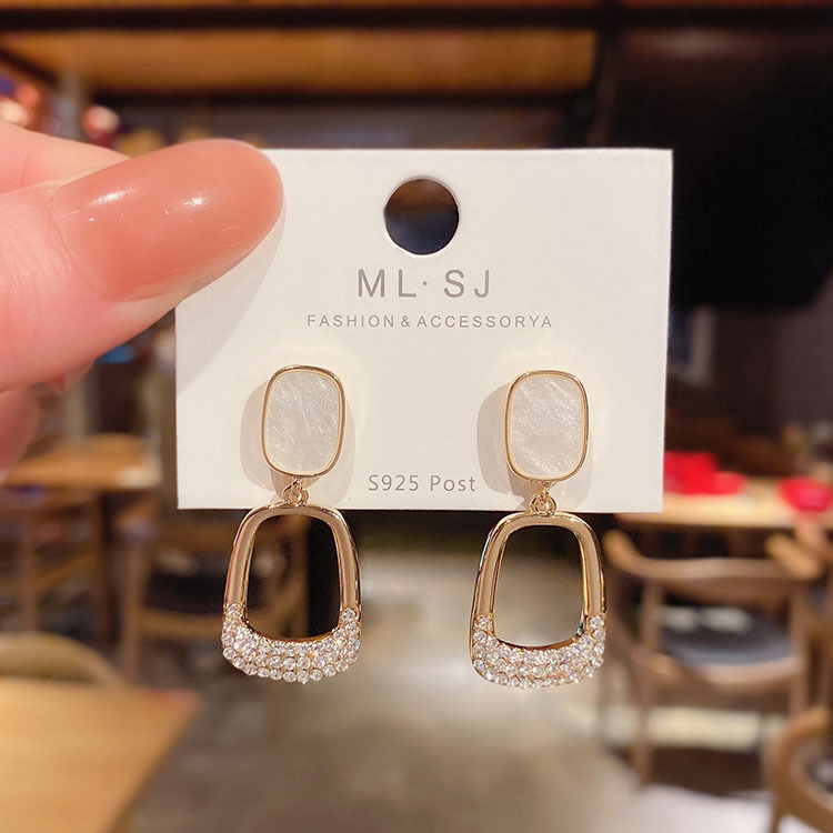 LY-0117 Women's New Simple Geometric Pendant Earrings Retro Atmosphere Earrings