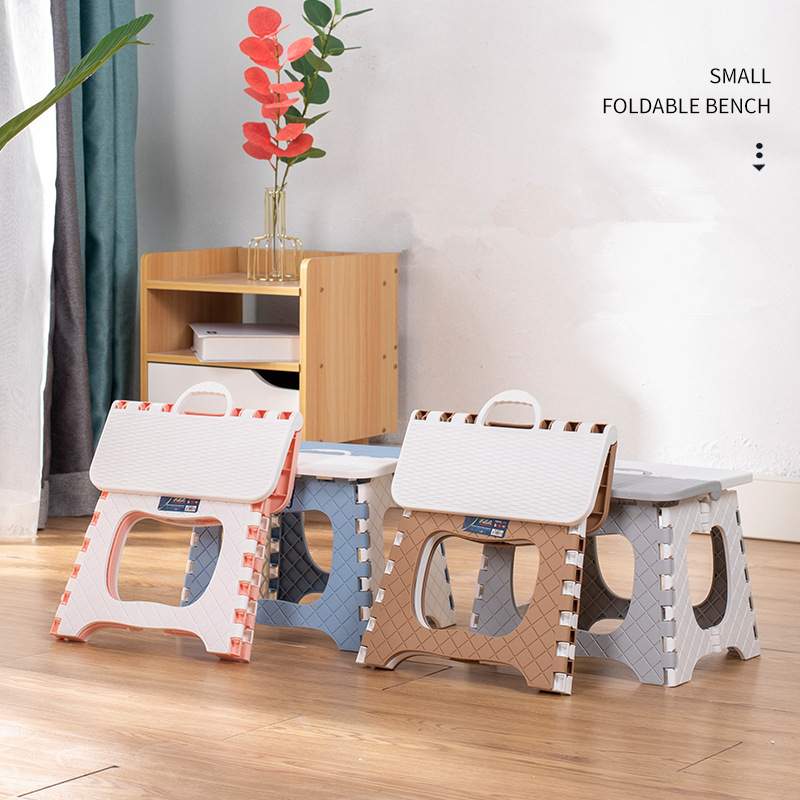 Folding Step Stool for Adults and Kids Holds Up to 300 lbs ,Non-Slip Folding Stools with Portable Handle, Compact Plastic Foldable Step Stool for Bathroom,Bedroom, Kitchen