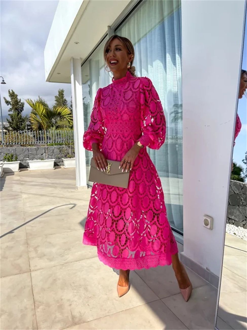 Women's 2025 new sexy hollow long sleeve stand collar lace lace dress以上翻译结果来自有道神经网络翻译（YNMT）· 通用场景
