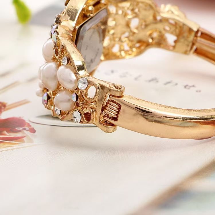 Digital Watch Stylish Handmade Pearl And Diamond Gold Bracelet Exquisite Ladies Watch
