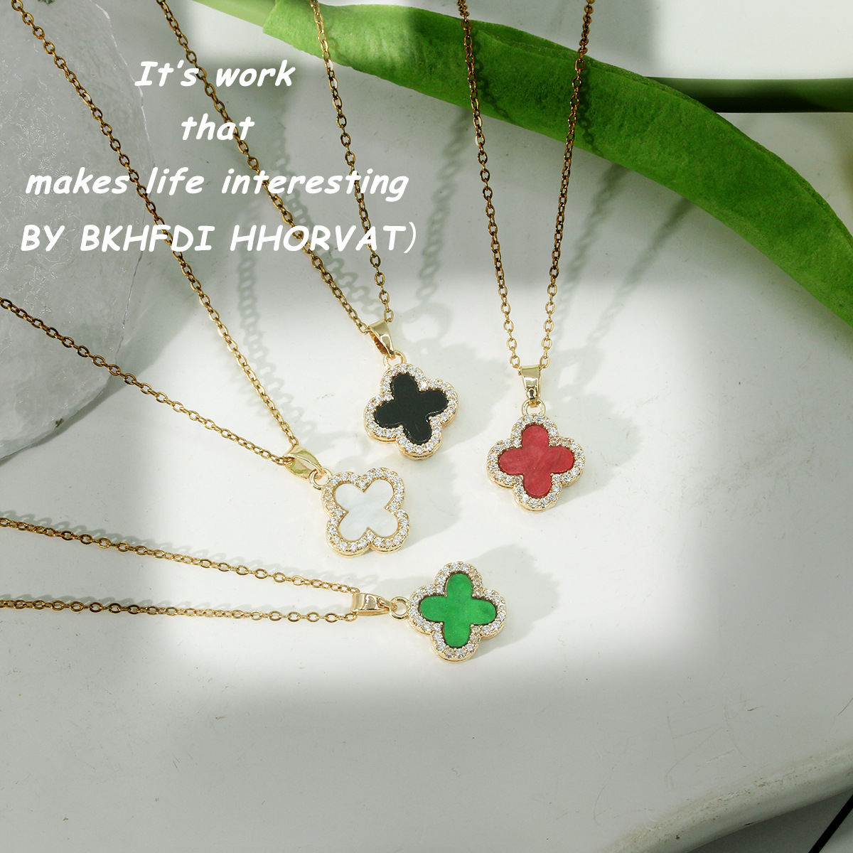 2 Side Crystal Clover Necklace for Women 18K Gold Plated Stainless Steel Four Leaf Lucky Pendant Black & White Cubic Zirconia Jewelry for Mother and Daughter
