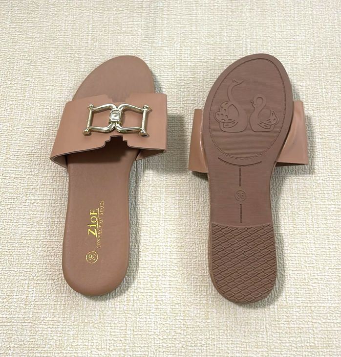 Ladies simple slip-on easy wear elegant design low heel fashion casual outdoor sandals slippers