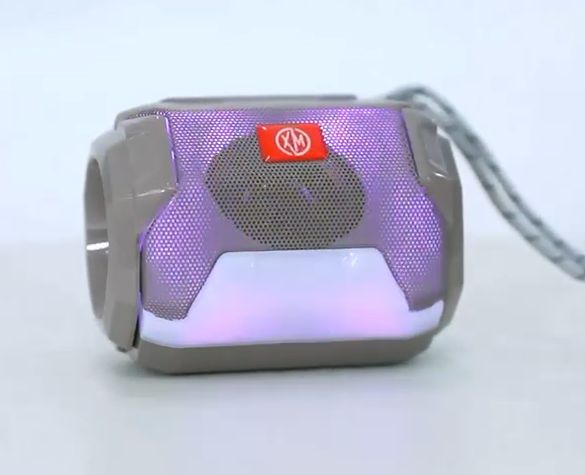 Wireless outdoor 5.0 Handy LED Flash Light Portable speakers Music surround Stereo Speaker A005