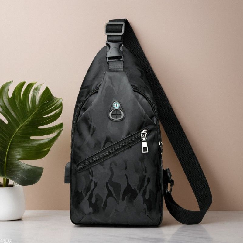 New fashion brand men's chest bag single shoulder crossbody bag single shoulder bag motorcycle Korean version of casual small chest bag men's bag trend