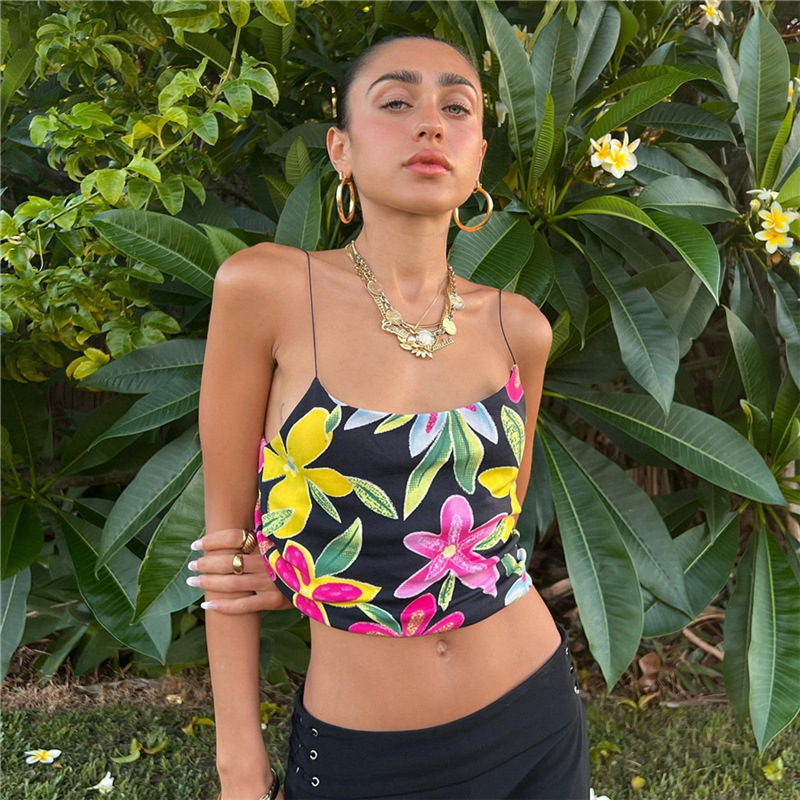 K22B12903 Women's Spaghetti Strap Floral Graphic Print Crop Cami Top
