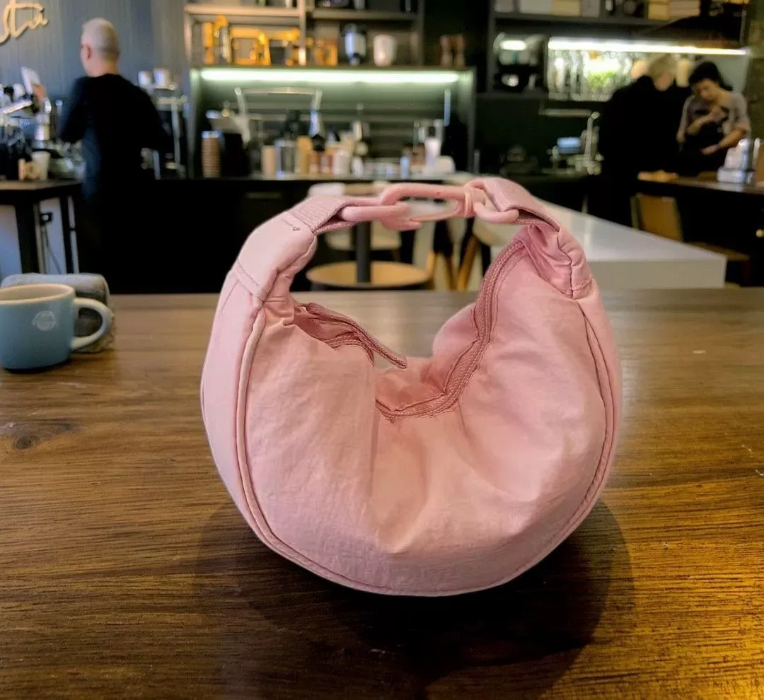 Solid Color Large Capacity Dumpling Bag for Women Versatile Commute Handbag Stylish Daily Single Shoulder Bag Lightweight Sports Tote Bag for Work Shopping Travel