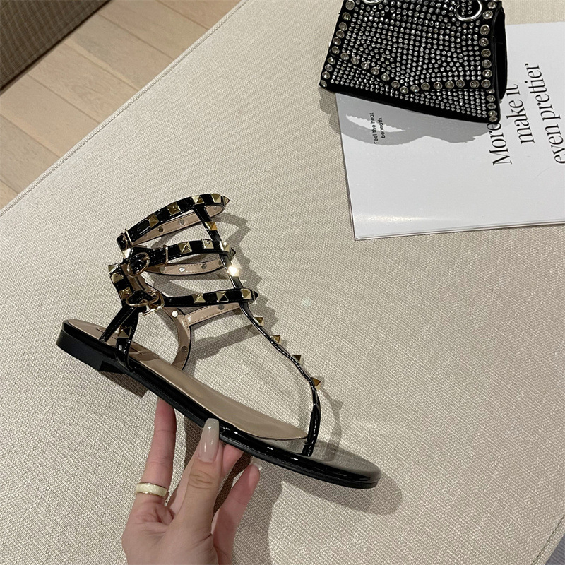 Wholesale Women Vintage Casual Buckle Flat Sandals