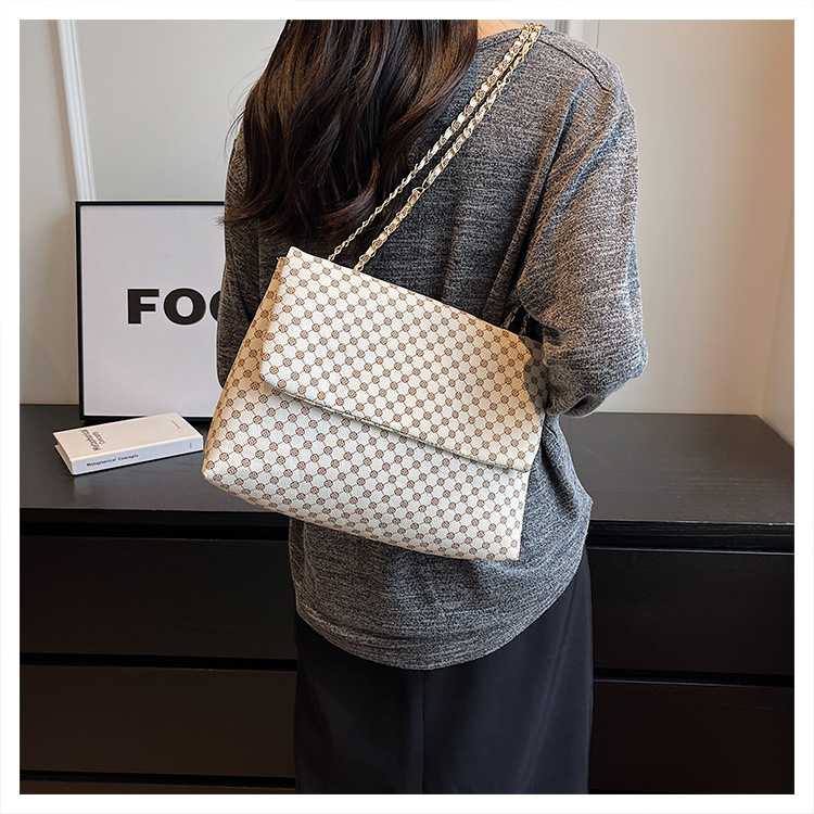 2024 New Texture Simple Bag Pattern Trend Simple Casual Shoulder Bag Western Style Small Diagonal Small Square Bag