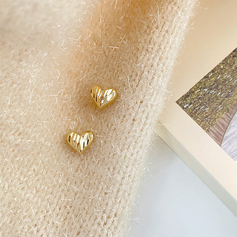 Women's Simple Small Gold Three-Dimensional Love Stud Earrings Jewelry Gift