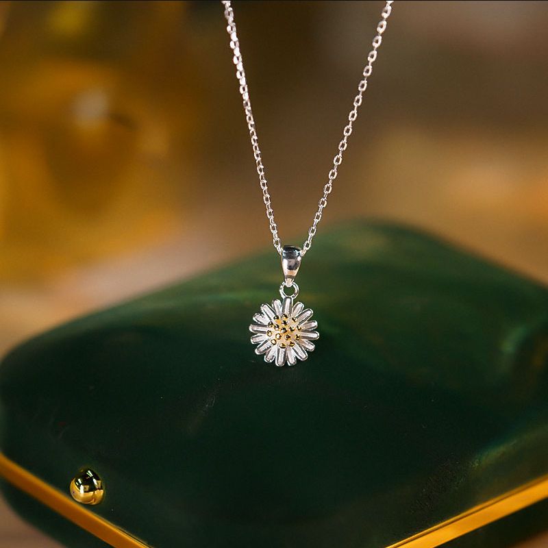 Korean Fashion Daisy Necklace For Women Light Luxury Niche Design Fresh Floral Clavicle Chain Accessories