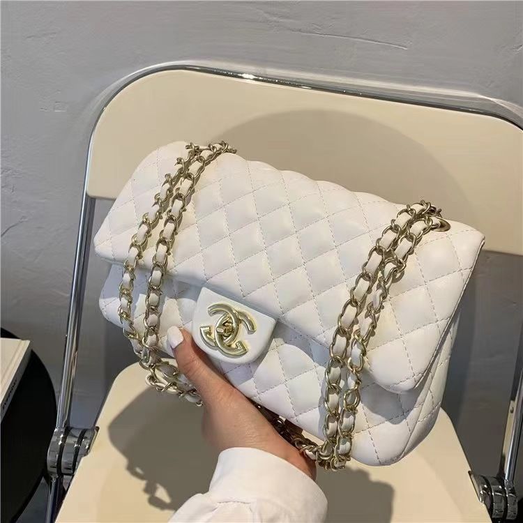 Trendy Fashionable New Handbags 2024 Quilted Lattice Light Lady Chain Bags Shoulder Lady Fashion Design Purses For Women