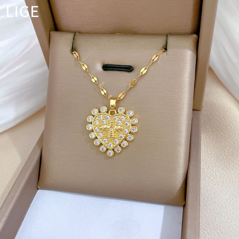 Titanium Steel Chain Full Micro‑Pave Cubic Zirconia Heart Pendant Necklace Luxury Sparkling Elegant Women Clavicle Chain Shiny Fashion Neck Jewelry Versatile Daily Dating Party Accessory Gift for Ladies
