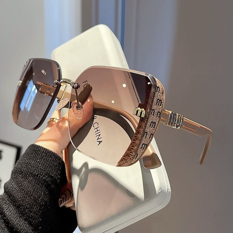 2024 new fashion cut edge sunglasses half frame high quality trend simple sunglasses female fine flash 1002