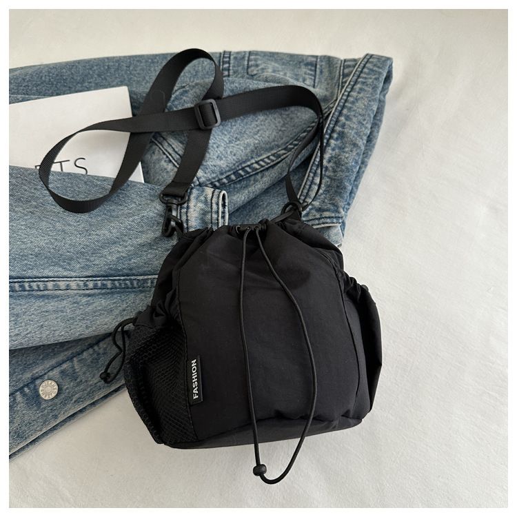 Japanese Style Niche Design Drawstring Bucket Bag Outdoor Sports Casual Fashion All-match Nylon Crossbody Bag
