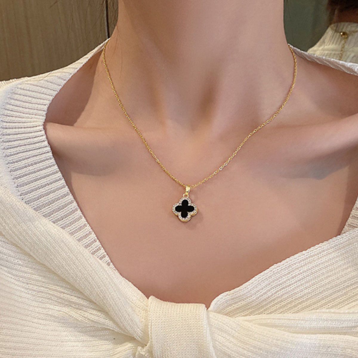 Clover Pendant Necklace gold silvery black free shipping Jewelry