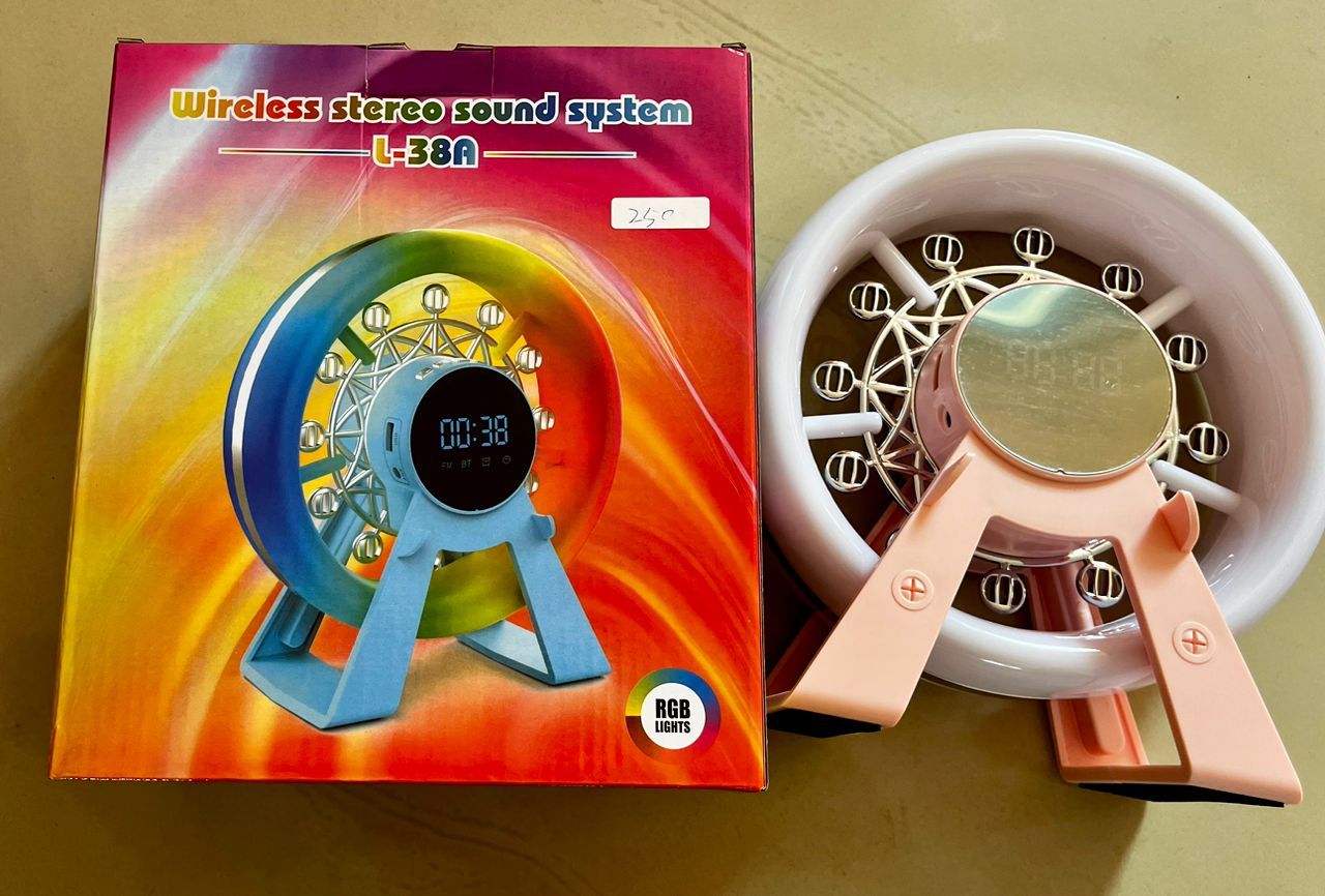 Ferris Wheel RGB light clock speaker -Home desktop decoration Creative wireless Bluetooth speaker Rechargeable player
