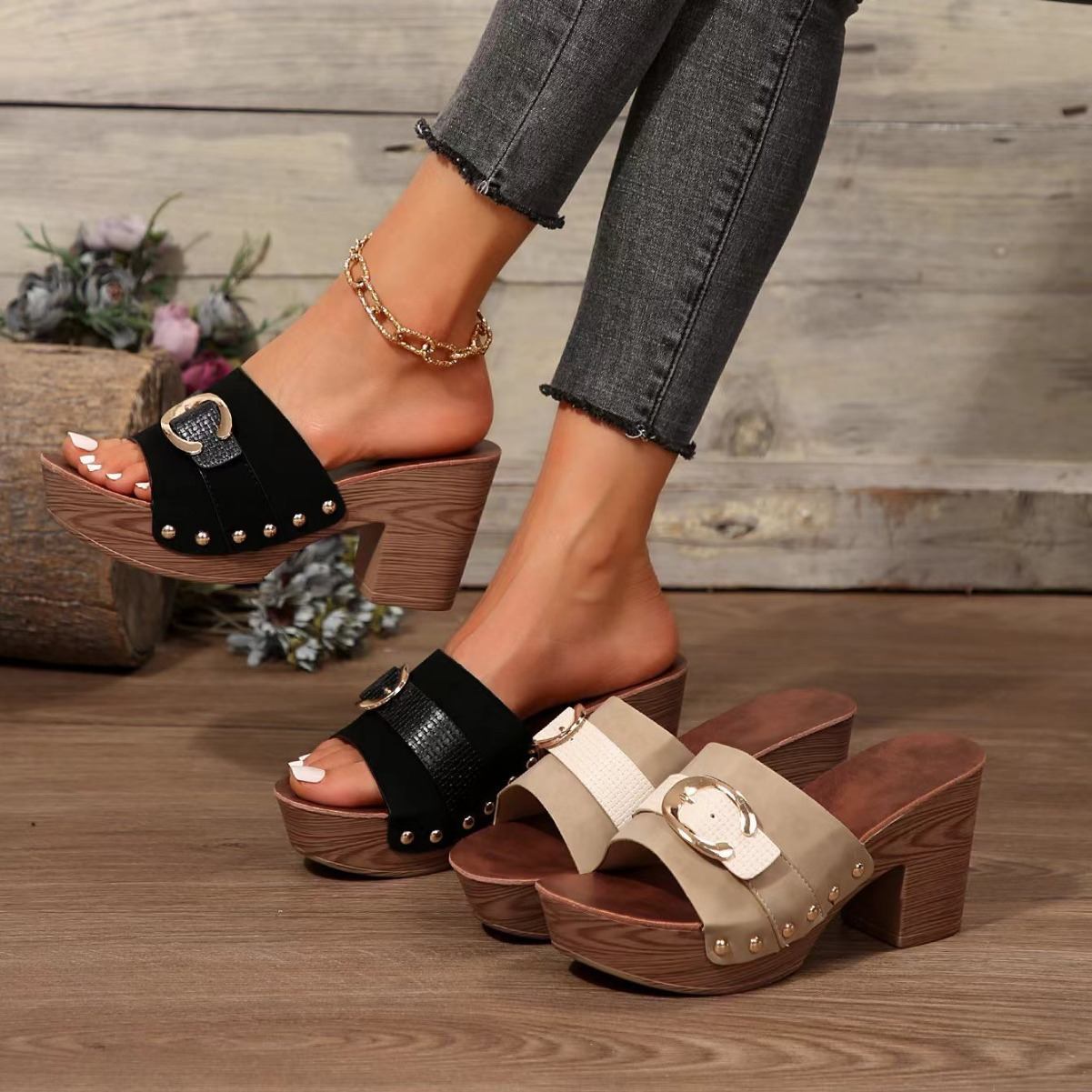 Large-sized thick high-heeled slippers for women in summer 2025, fashionable and casual new European and American style sandals for women