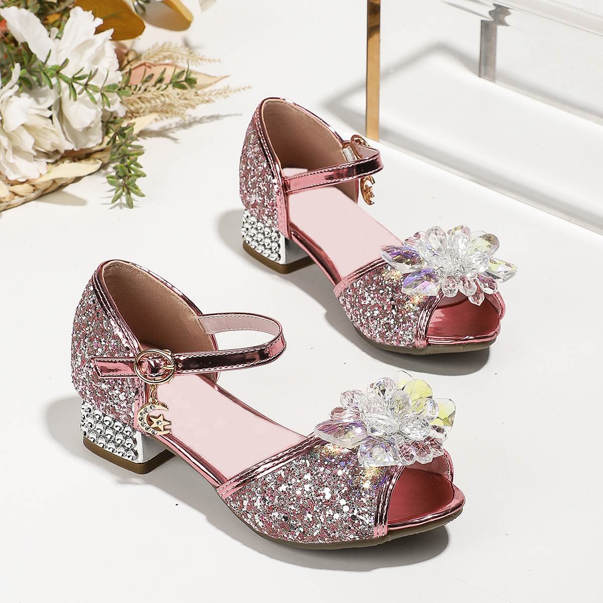 Dress Shoes Girls' High-Heeled Sandals Summer New Children's Crystal Shoes Children's Soft Soled Snow Princess Shoes