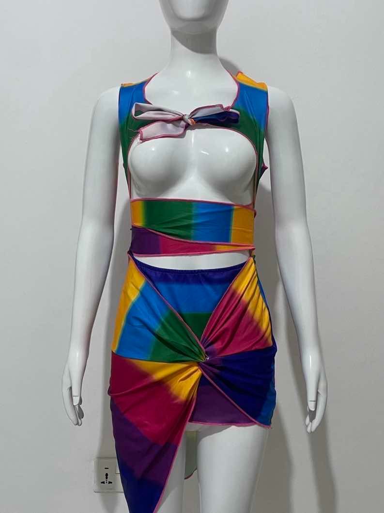 Tight-fitting digitally printed one-piece dress