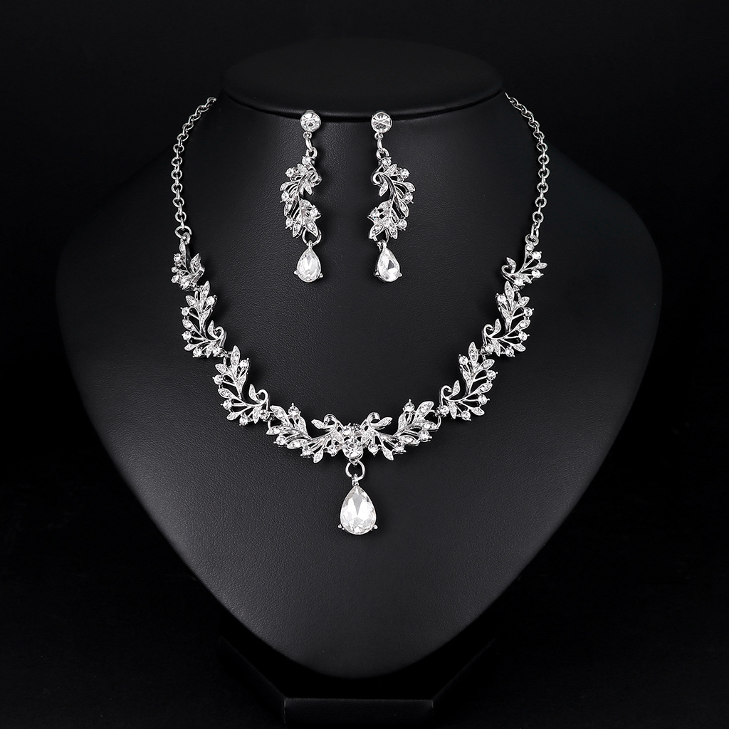 Two piece set of bridal earrings and necklace CRRshop free shipping hot sale bride necklace women noble and gorgeous jewelry fashionable girl rhinestone necklace earrings two-piece set birthday present party banquet high grade jewelry