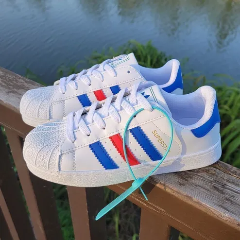 Shell toe 2024 white and blue