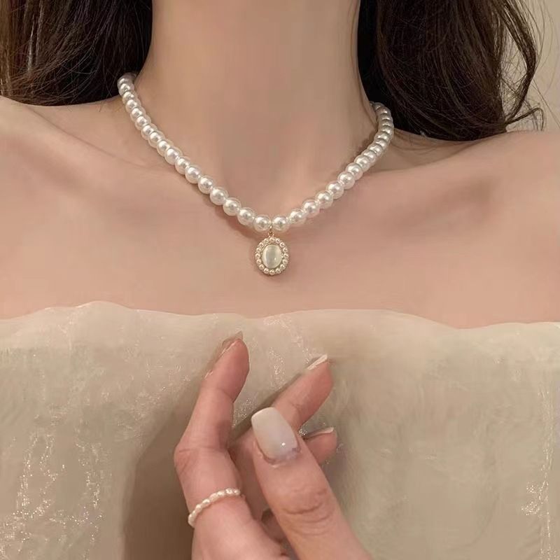 Various styles of fashion new pearl party necklace fashion high-end temperament clavicle chain net celebrity necklace clavicle chain niche dress accessories