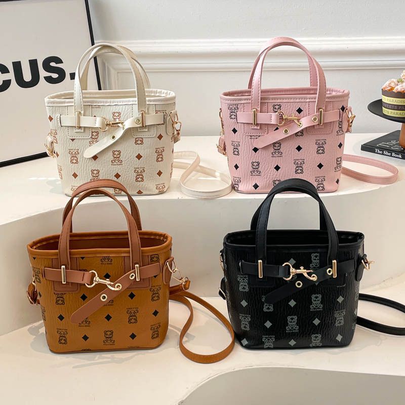 Cute Bear Print Mini Tote Bag for Women, 17x16x9cm PU Leather Crossbody Bag with Adjustable Strap, Fashion Handbag for Daily Use

