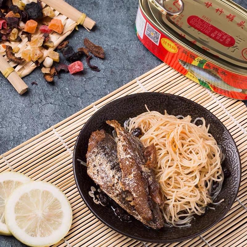 Canned fish, yellow croaker, sea fish, 184g cooked food, ready to eat with open lid, fish meat for meals