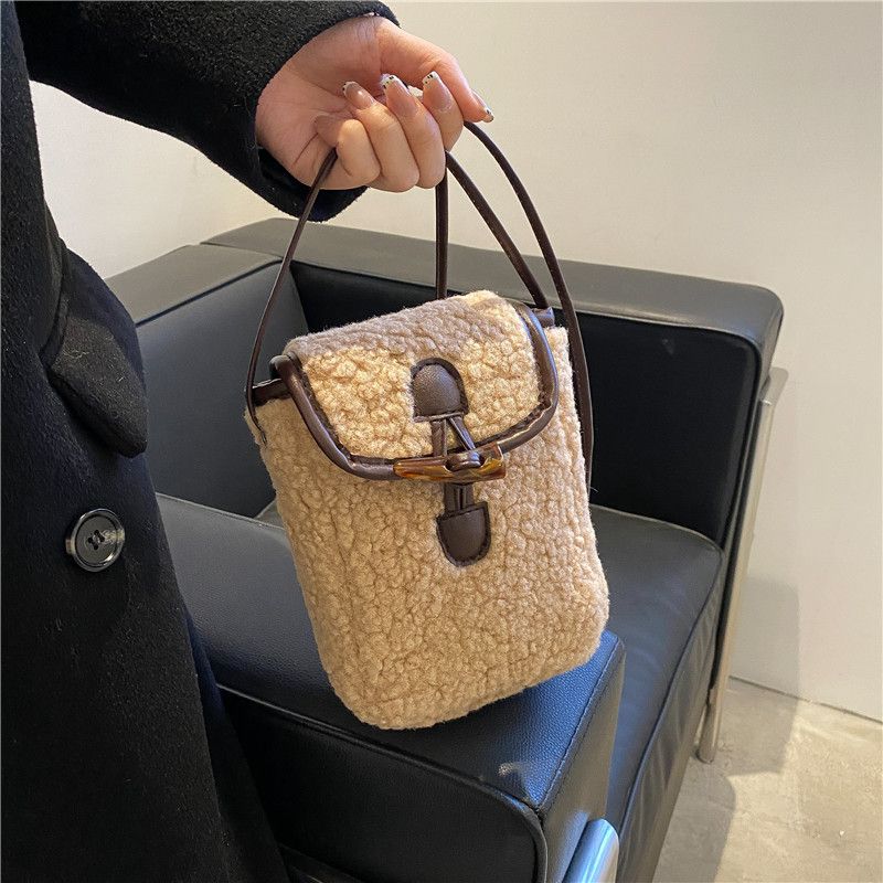5334 Faux Fur Vegan Mini Crossbody Bag Wallet Plush Messenger Bag For Women Cell Phone Bag