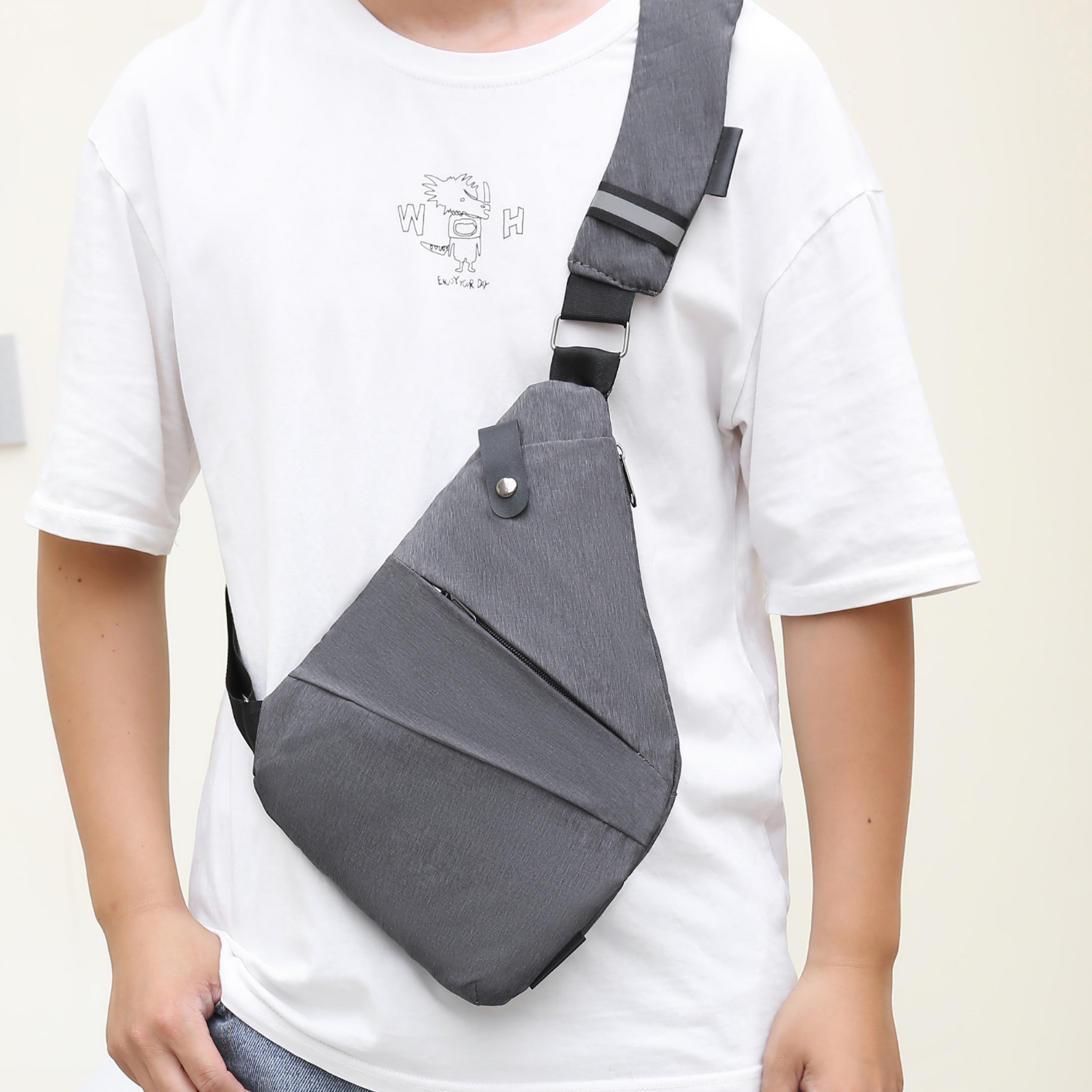 Men's Simple Outdoor Casual Water-repellent Cross-body Bag