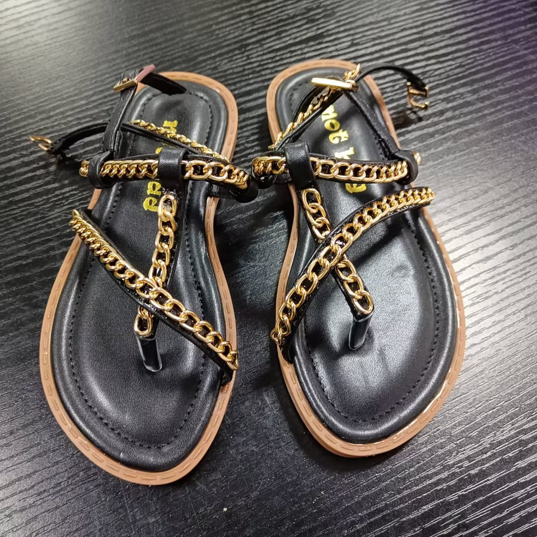 AK - 81 Children's Summer New Flat Bottom Clamping Toe Sandals Versatile Open Toe Buckle Sandals