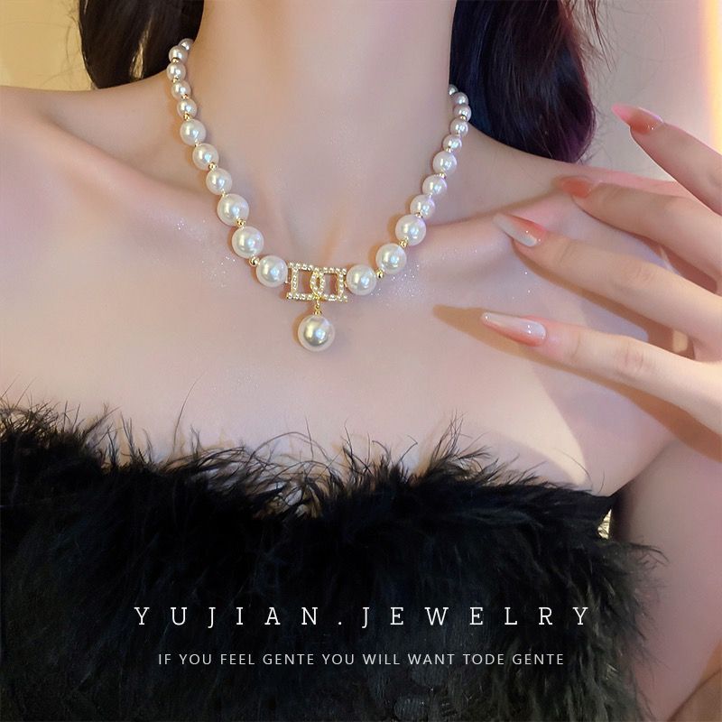 Various styles of fashion new pearl party necklace fashion high-end temperament clavicle chain net celebrity necklace clavicle chain niche dress accessories