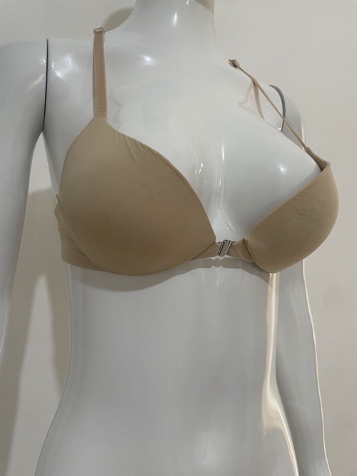Gather the front button-down underwear, women's thickened beautiful back, sexy halterneck, V-shaped open back, glossy Japanese breathable bra, small breasts, gathered to show big