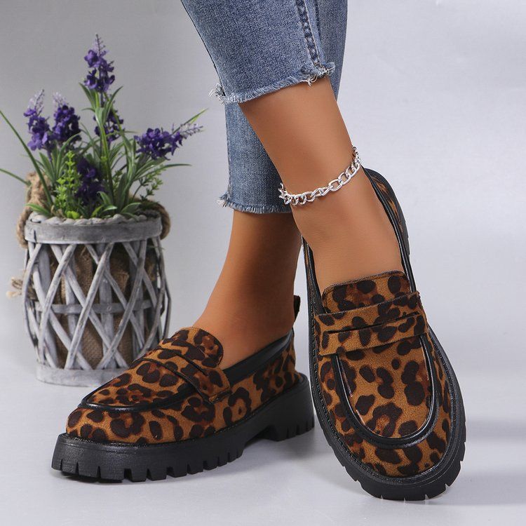 Large size loafer shoes 2024 new single shoe leopard print British style fashion shoes temperament 100 suede women's shoes 099