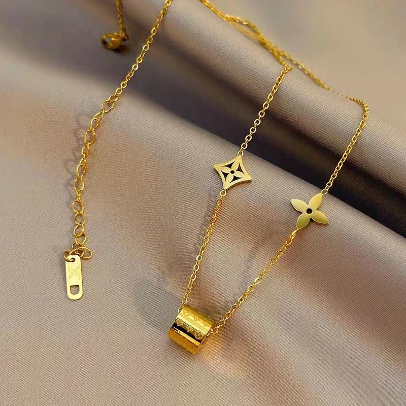 Clover gold necklace, collarbone chain titanium steel accessory, pendant necklace CRRSHOP free shipping chain Bracelet