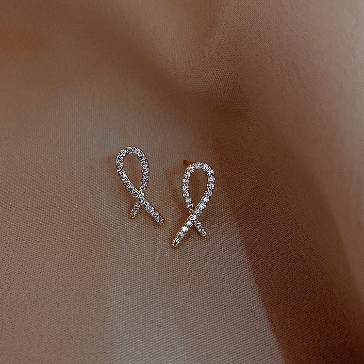 H75 Women's Gold-Toned Diamond-Filled Stud Earrings Jewelry Gift