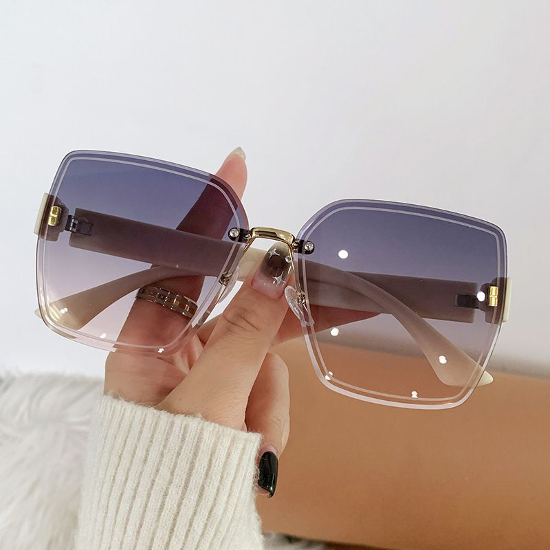 8826 Women's New Fashion Rimless Sunglasses Gradient Color Anti-UV Sunglasses