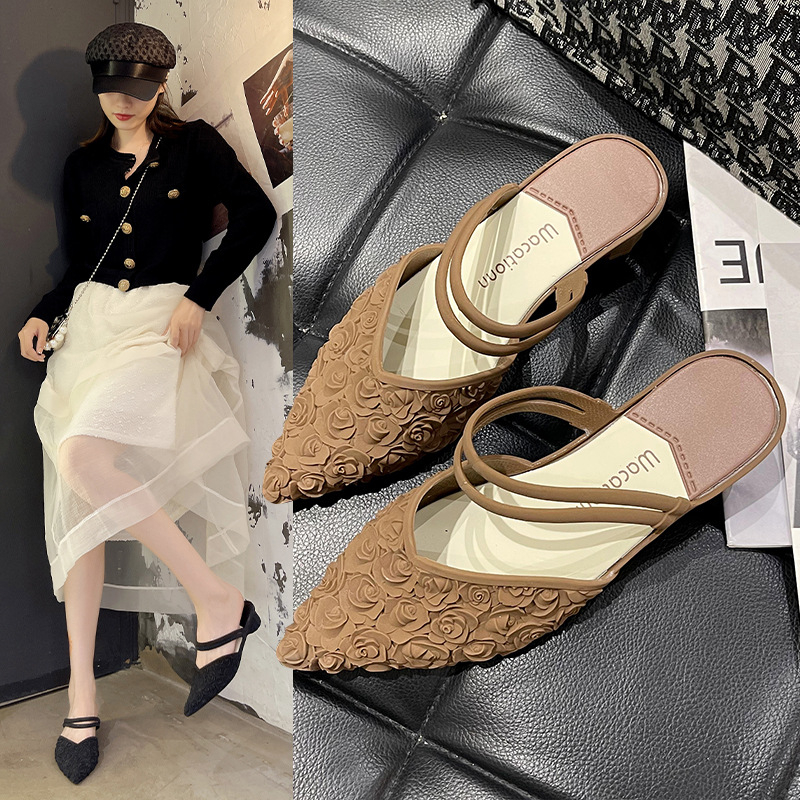 2032 Women's New Fashion Pointed Low Heel Slippers Outdoor Lightweight and Comfortable Sandals