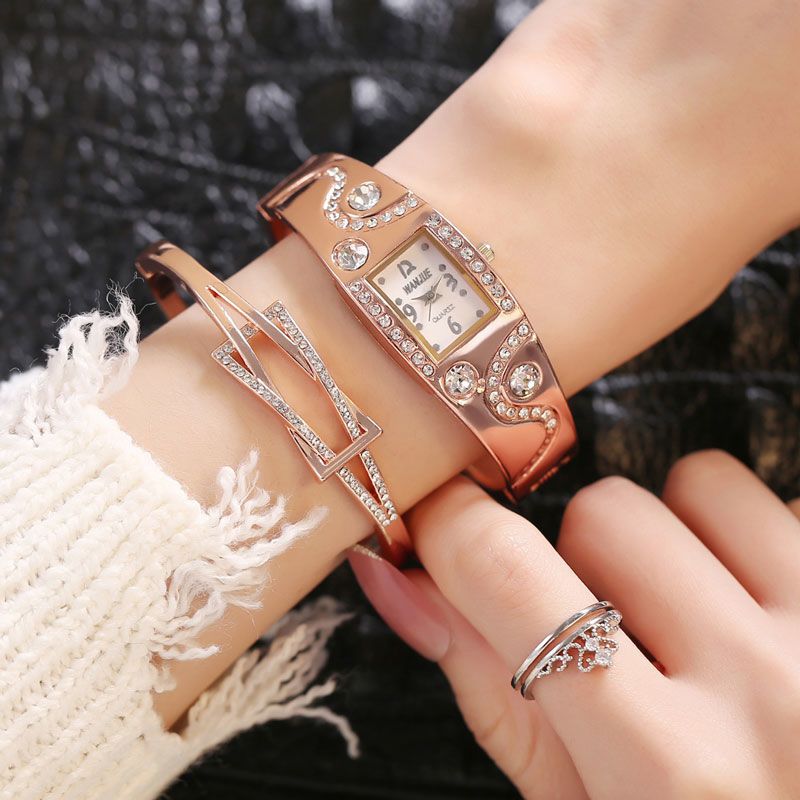 Women Watches Luxury Rose Gold Bracelet Watch Women'S New Square Bracelet Diamond Retro Gold Watch