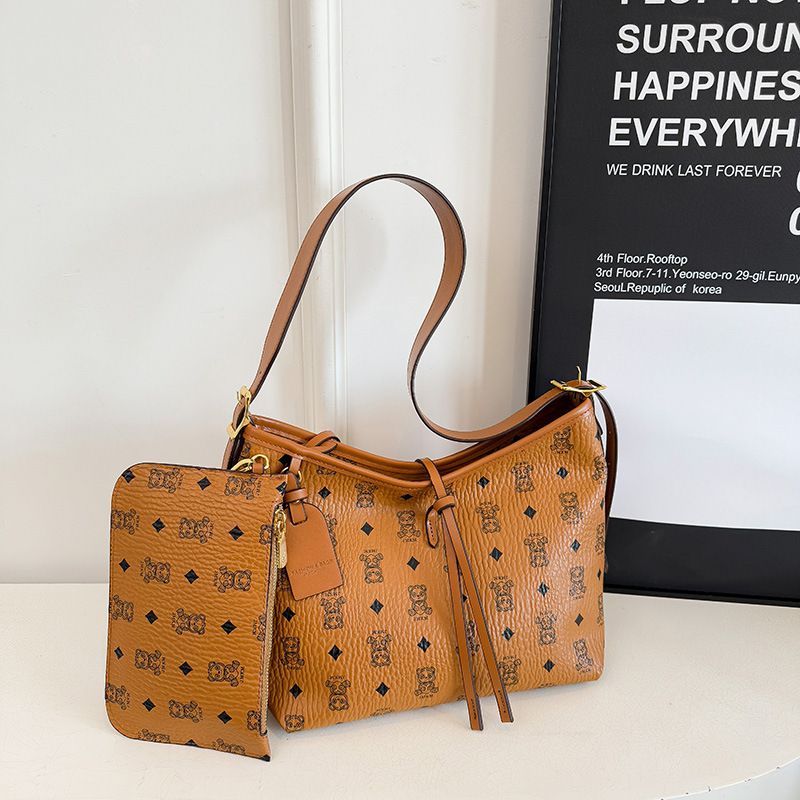 2025 Little Bear new casual versatile large capacity shoulder bag, niche women's bag, retro fashion crossbody bag