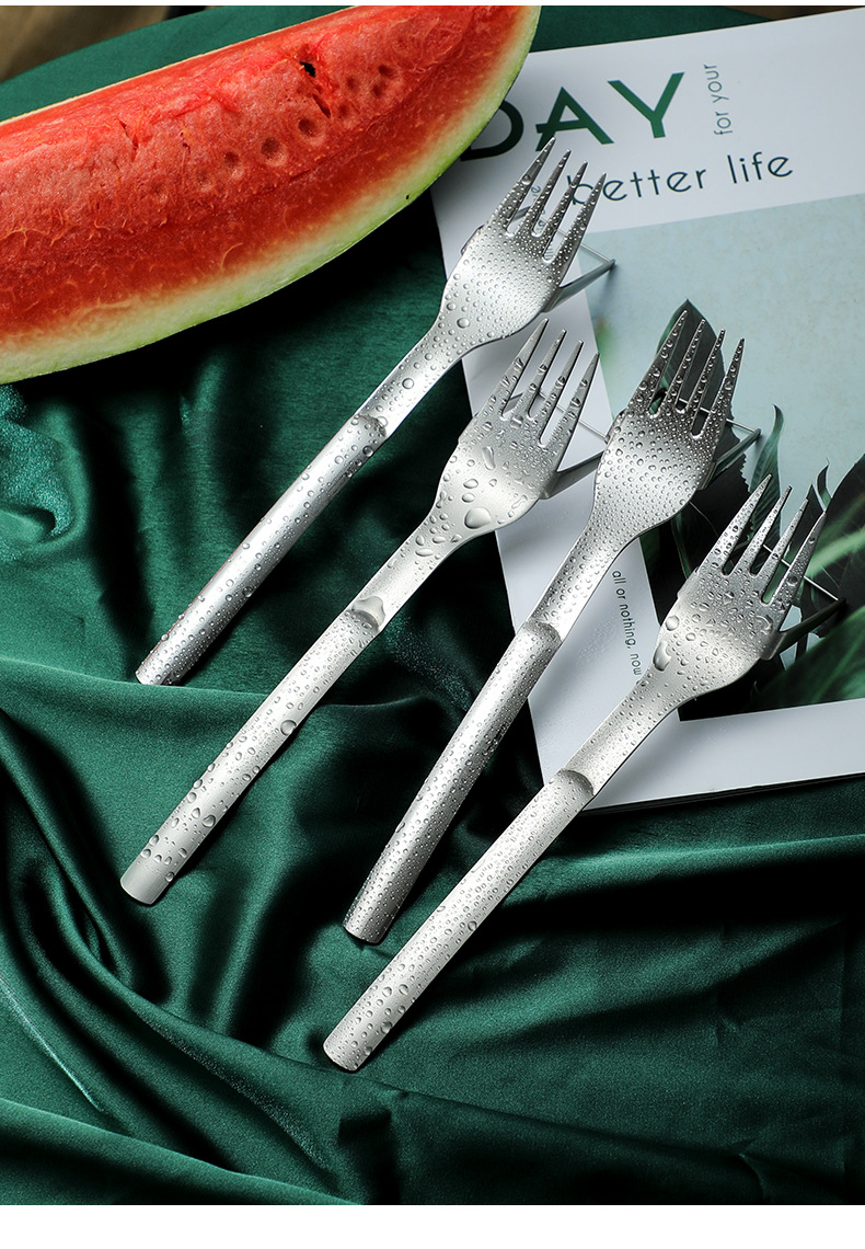 WELLHOME Creative Portable Multi-purpose 2-in-1 Watermelon Fork Slicer Watermelon Fruit Cutting Fork Pieces Tableware Fork Dropshipping